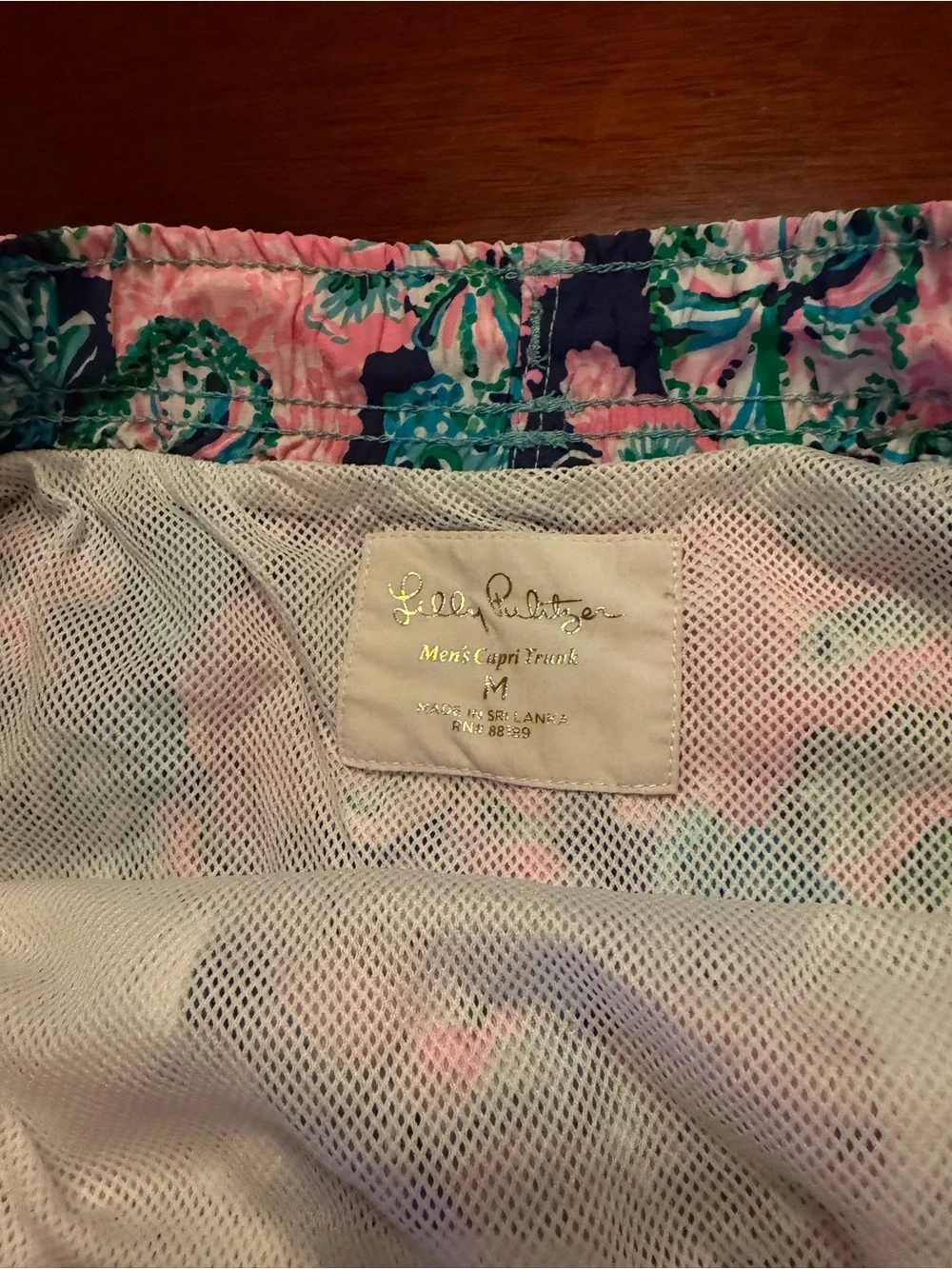 Lilly Pulitzer Men’s Capri Swim Trunk Shorts Size Medium Navy Pink Green